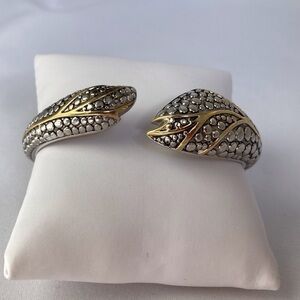 SNAKE Split Hinged Oval Bangle